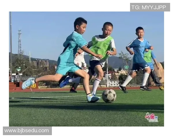 创新编排足球操提升团队协作与身体素质的全新方法探讨